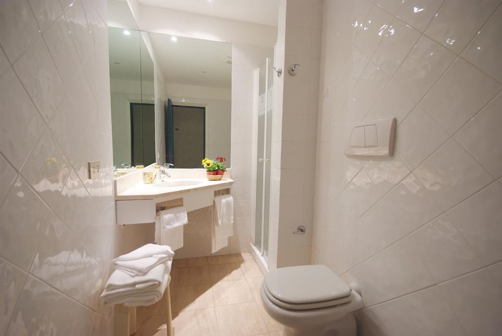 Residence Golfo Della 拉科纳 客房 照片
