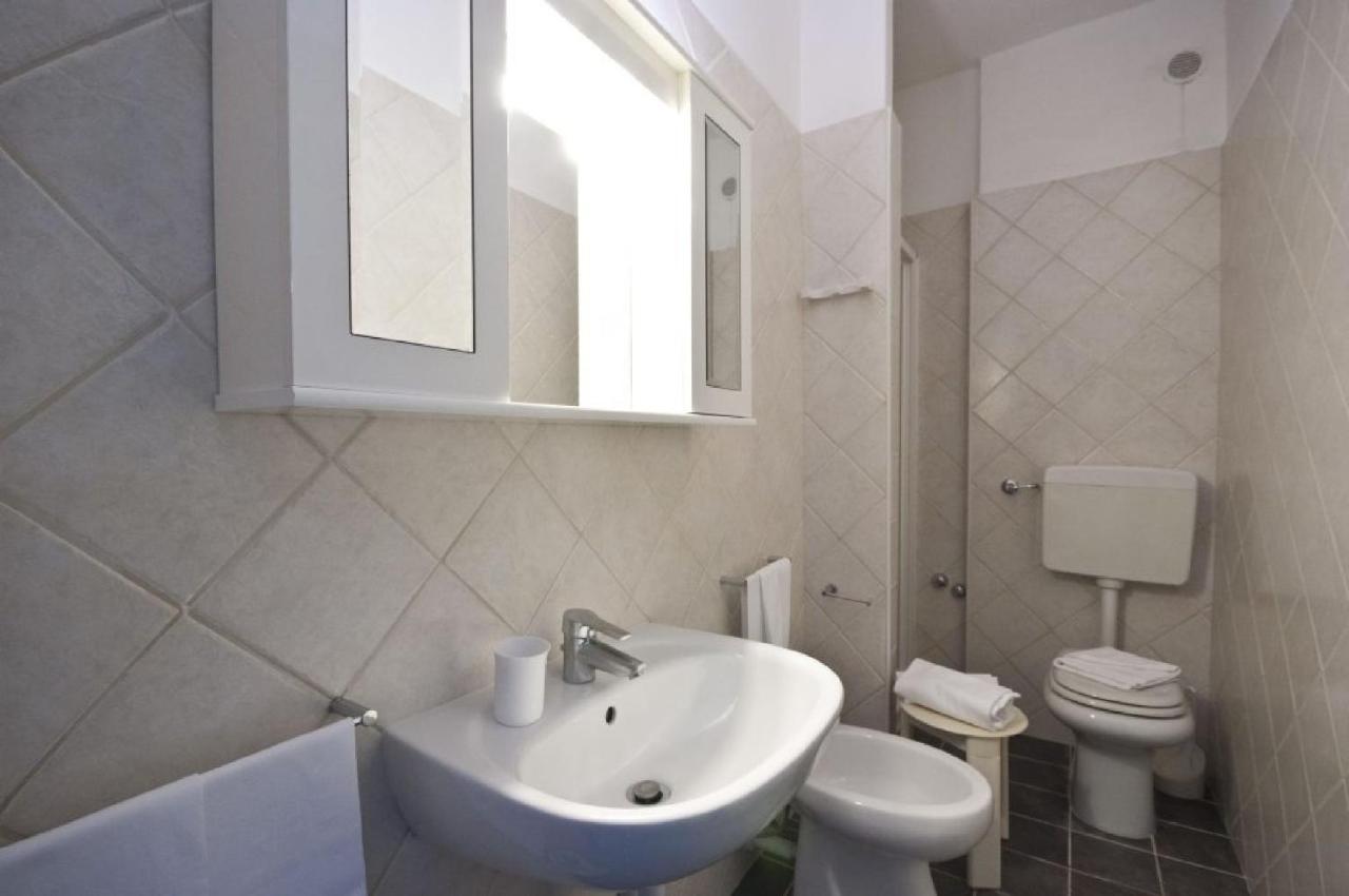 Residence Golfo Della 拉科纳 外观 照片
