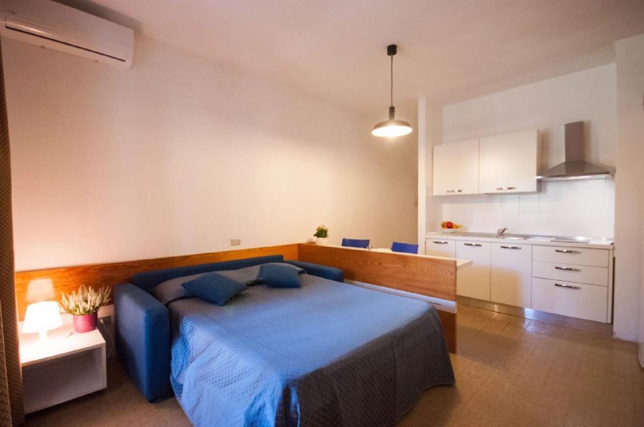 Residence Golfo Della 拉科纳 外观 照片